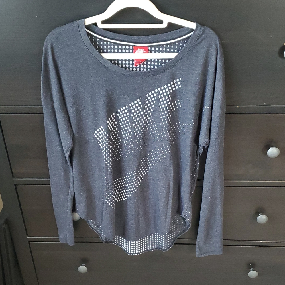 Nike Women's Gray Long Sleeve Top